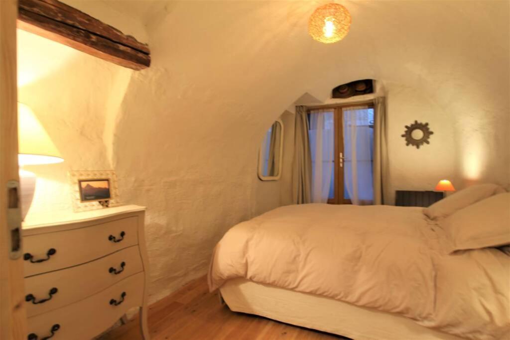 La maison Laugier charme, confort, authenticité Saint-Étienne-de-Tinée Extérieur photo